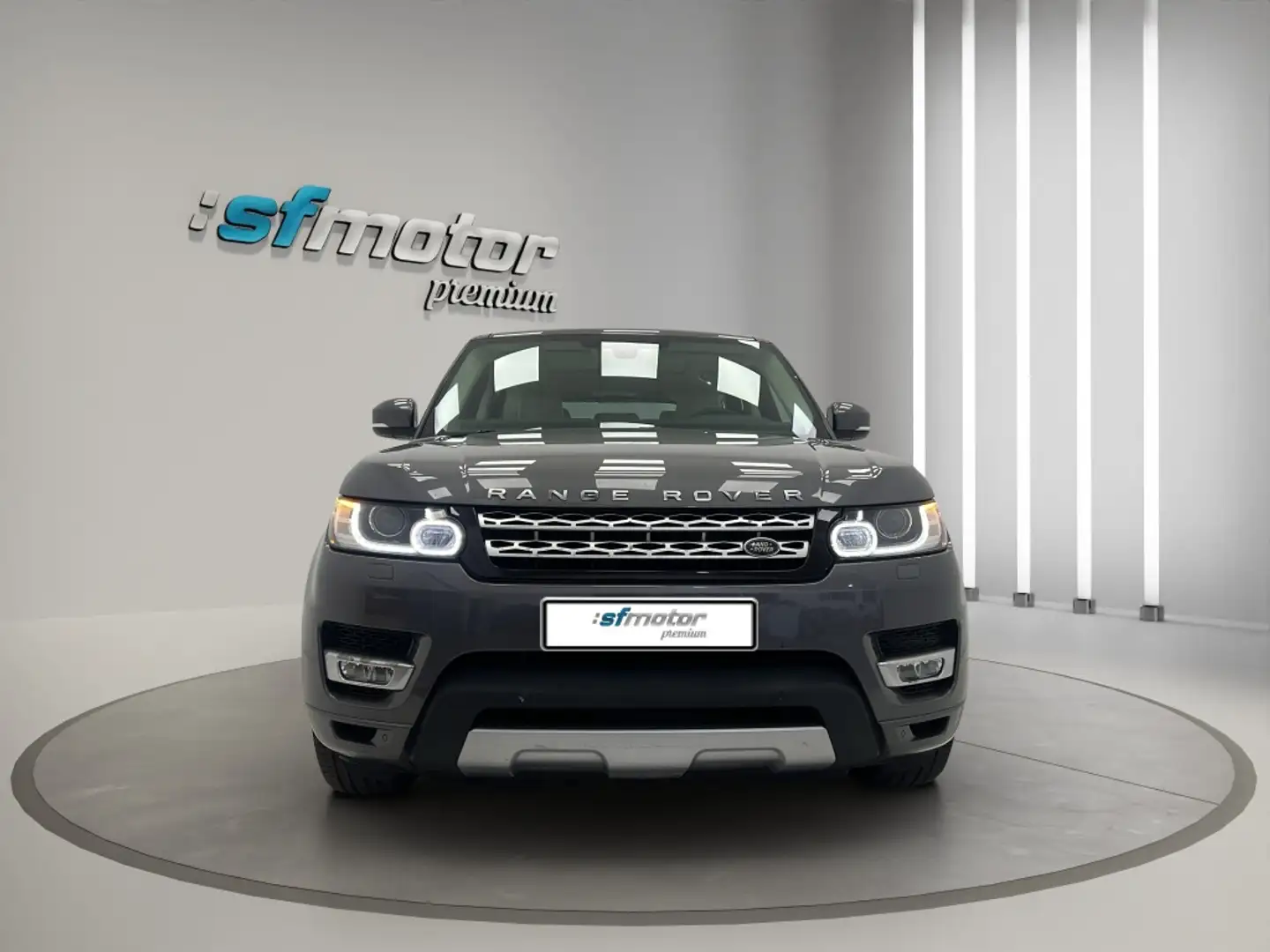 Land Rover Range Rover Sport 3.0TDV6 HSE Dynamic Aut. Grijs - 2