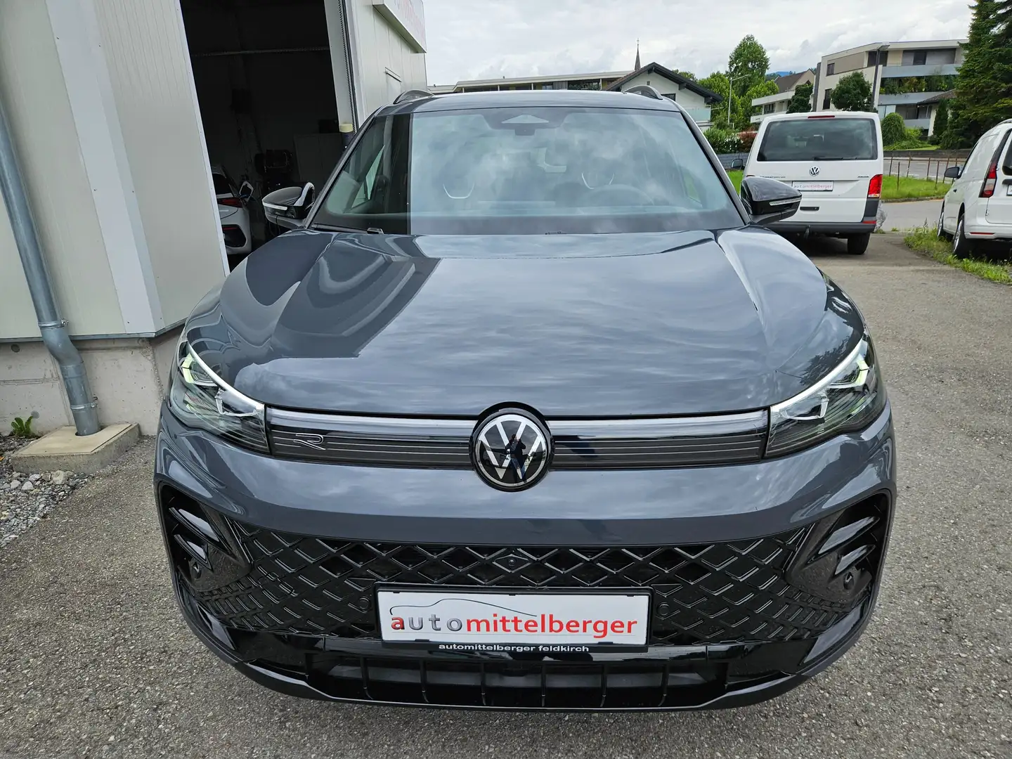 Volkswagen Tiguan 2.0 TDI 142 kW 4Motion R-Line - 2