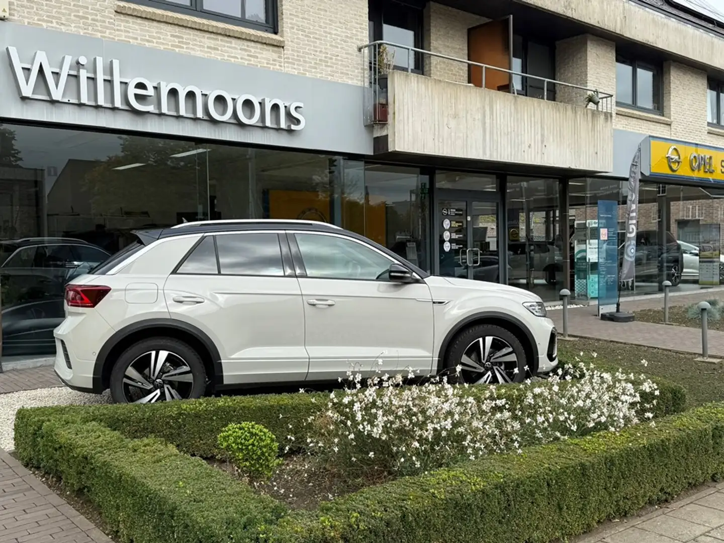 Volkswagen T-Roc R-Line 1.5 TSI 115PK DSG7 *Camera*Apple CarPlay-An Grijs - 2