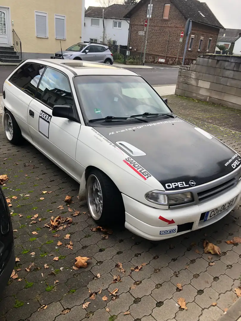 Opel Astra 16V GSi - 1