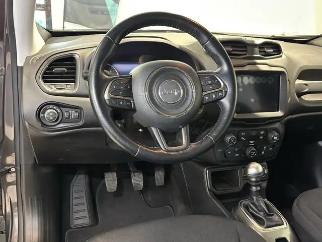 Jeep Renegade view 12