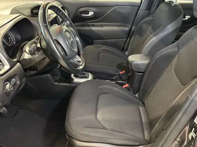 Jeep Renegade view 10