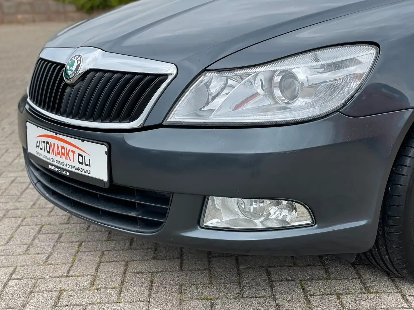 Skoda Octavia Ambition Combi*Klima*SZH*PDC*Metallic Grau - 2