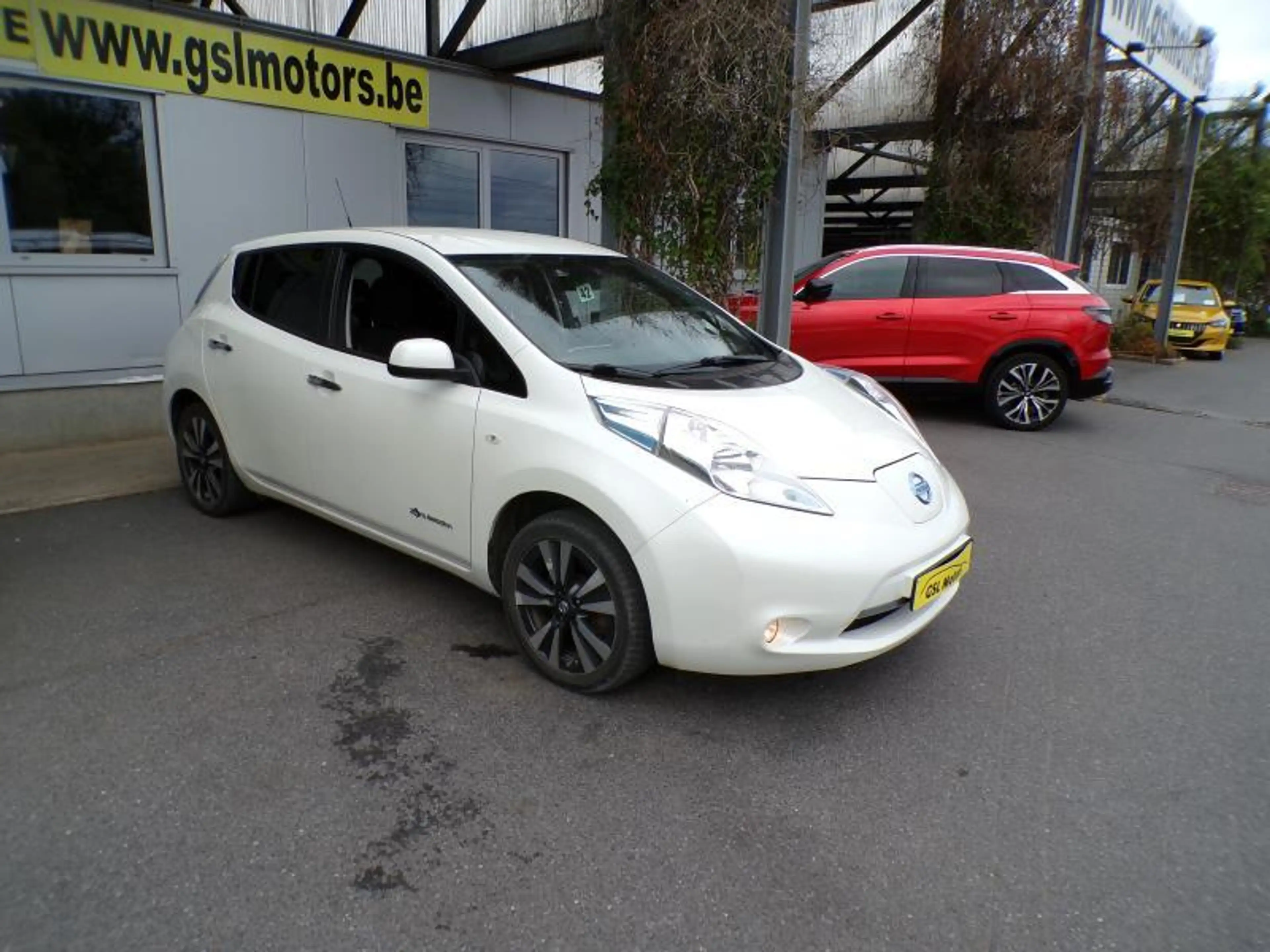Nissan Leaf 30KWh 109cv Automatique Blanc 10/17 Airco GPS — photo 3