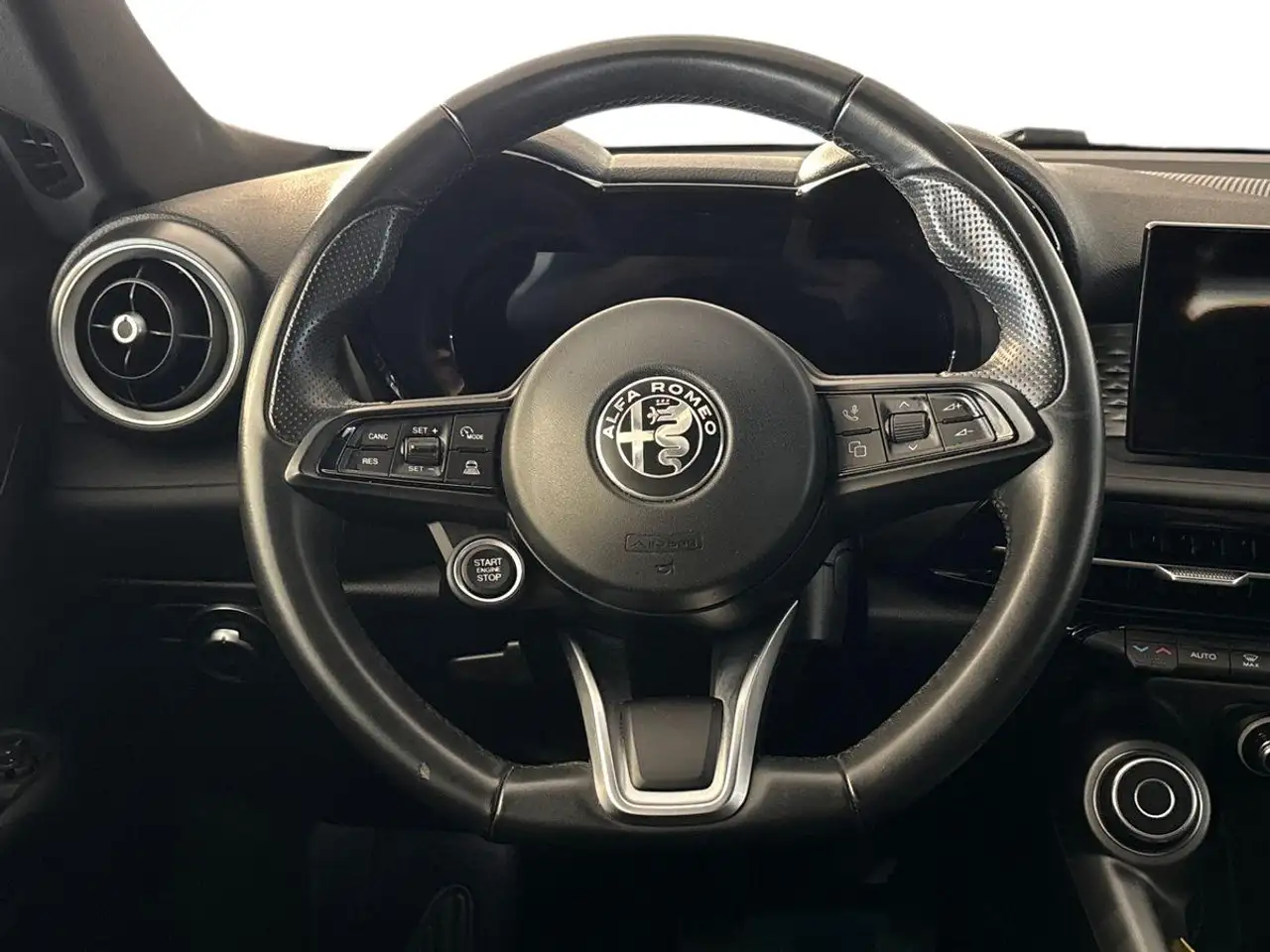 Alfa Romeo Tonale 2023 — фото 12