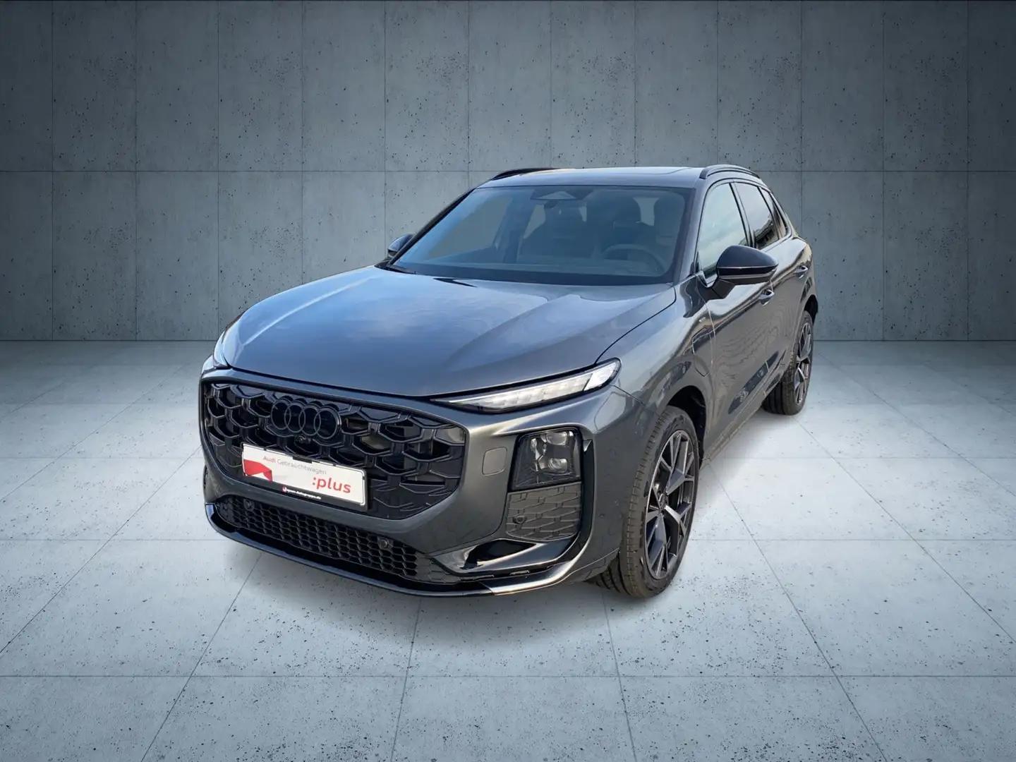 Audi Q3 SUV e-hybrid S tr. Matrix HUD 360 PANO 20 Grau - 2