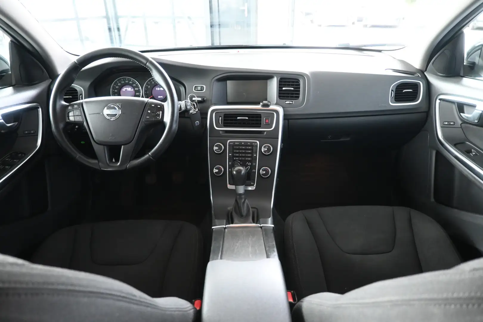Volvo V60 1.6 T3 Kinetic Clima Navigatie Cruise Control Goed Grijs - 2
