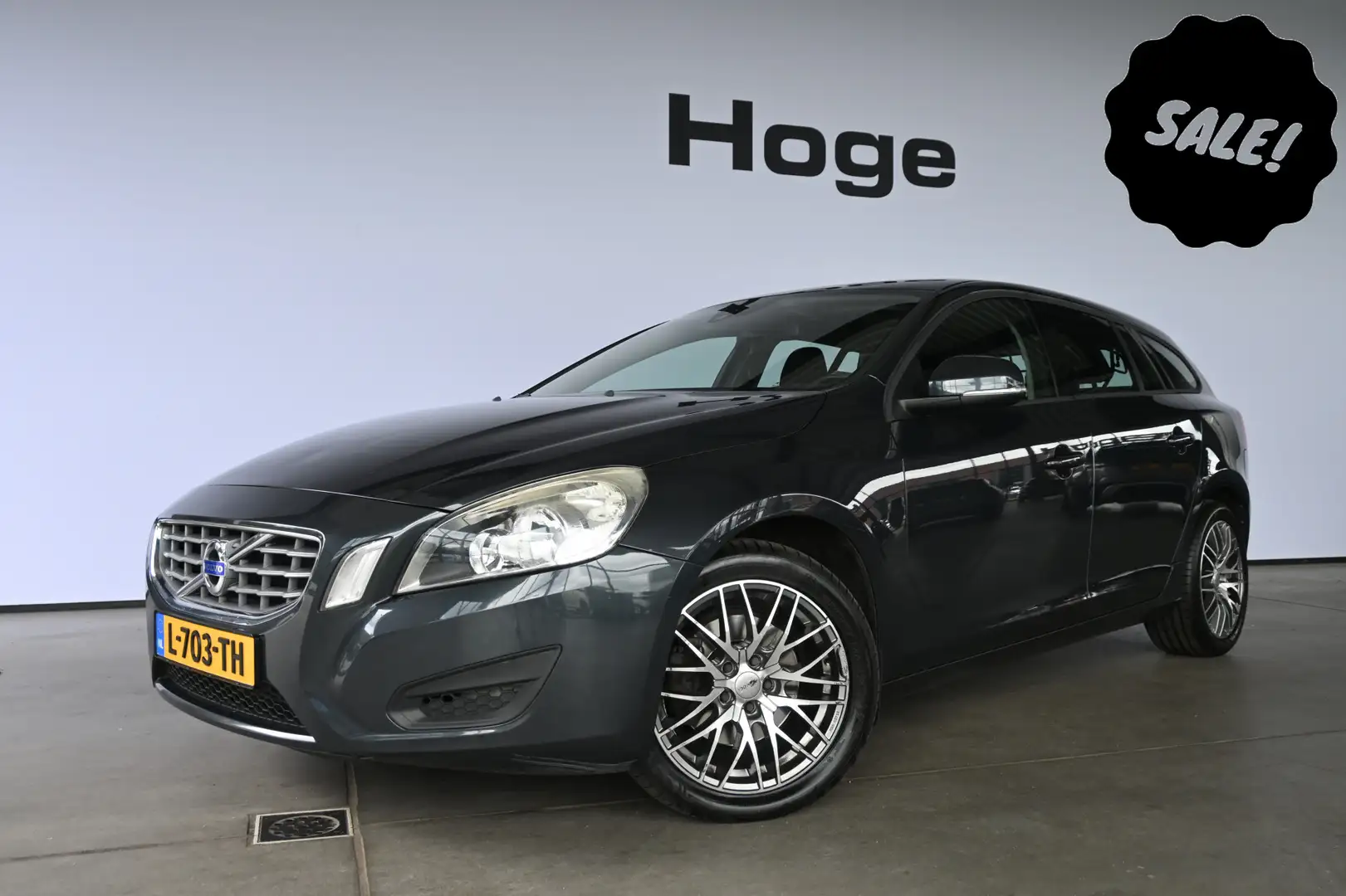 Volvo V60 1.6 T3 Kinetic Clima Navigatie Cruise Control Trek Gris - 1