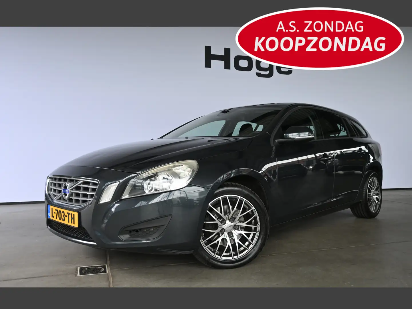 Volvo V60 1.6 T3 Kinetic Clima Navigatie Cruise Control Goed Grijs - 1
