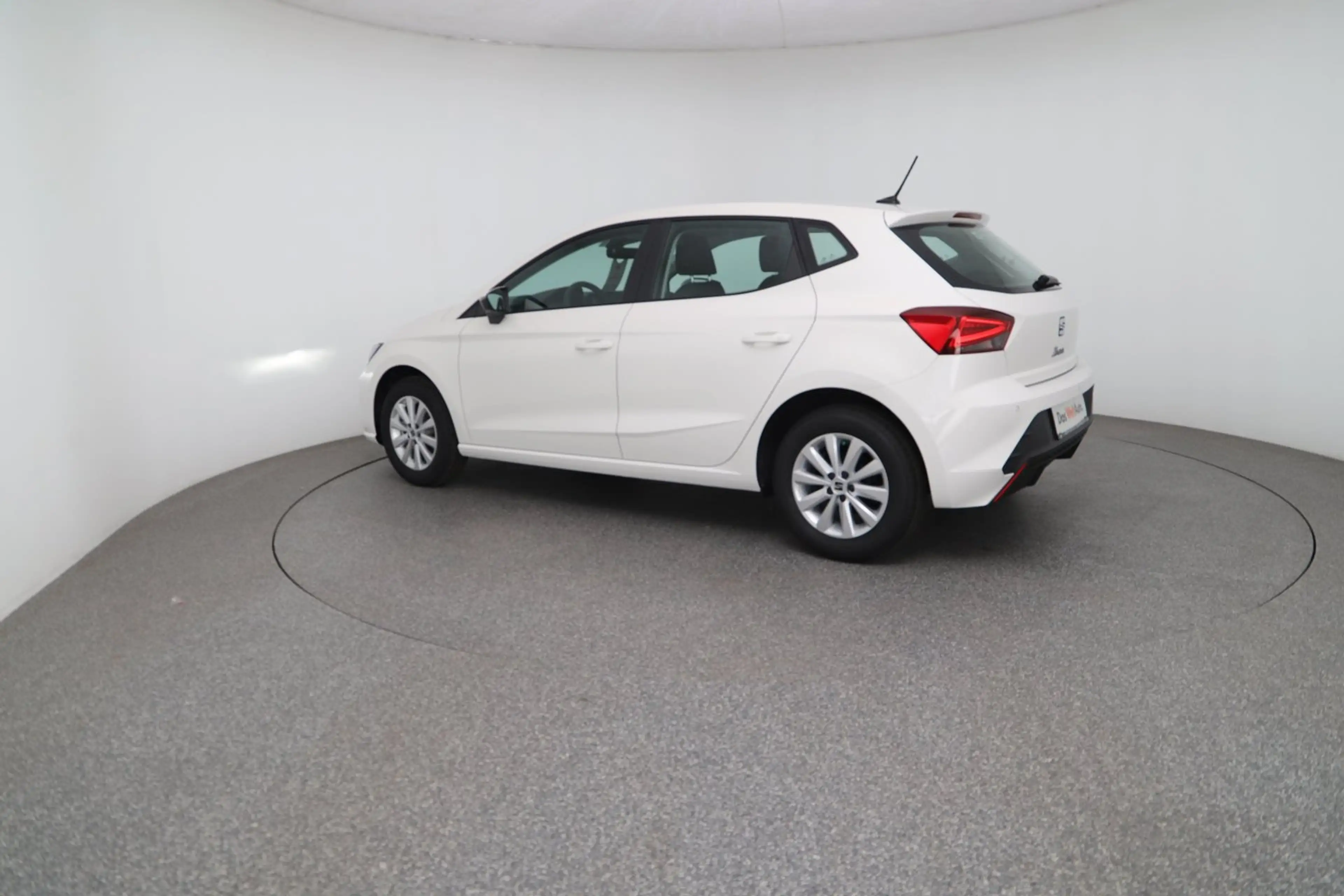 SEAT Ibiza Reference Edition 1.0 80PS — photo 3