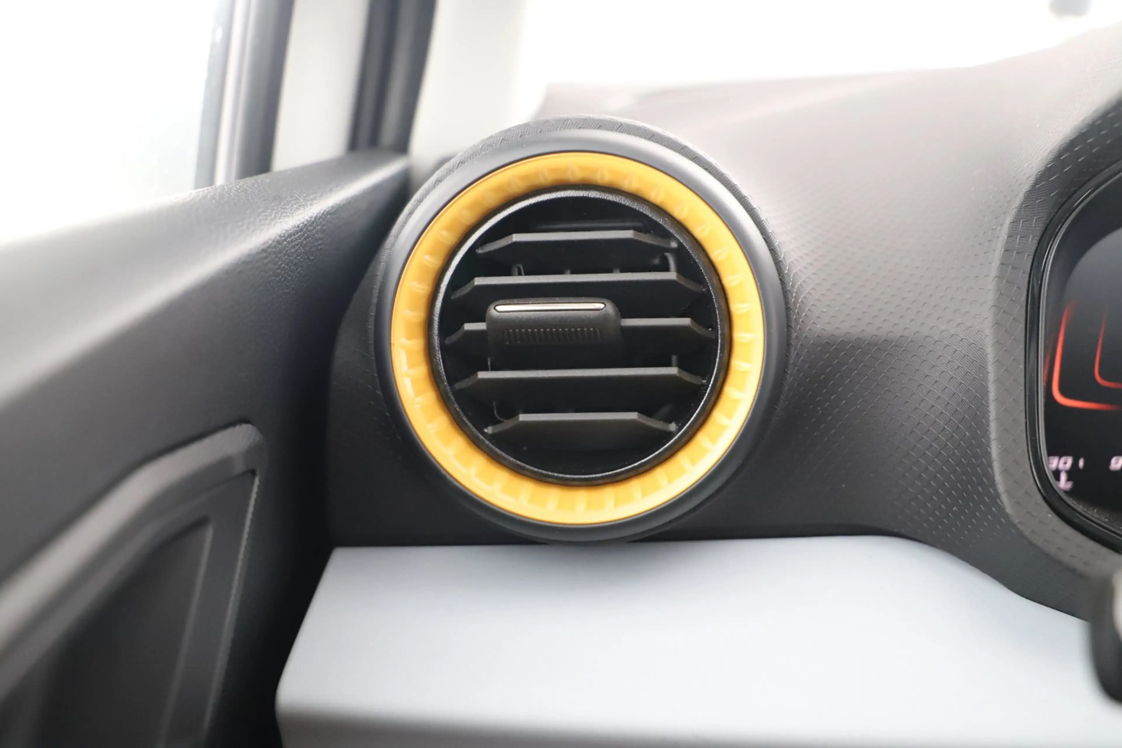 SEAT Ibiza Reference Edition 1.0 80PS — photo 14