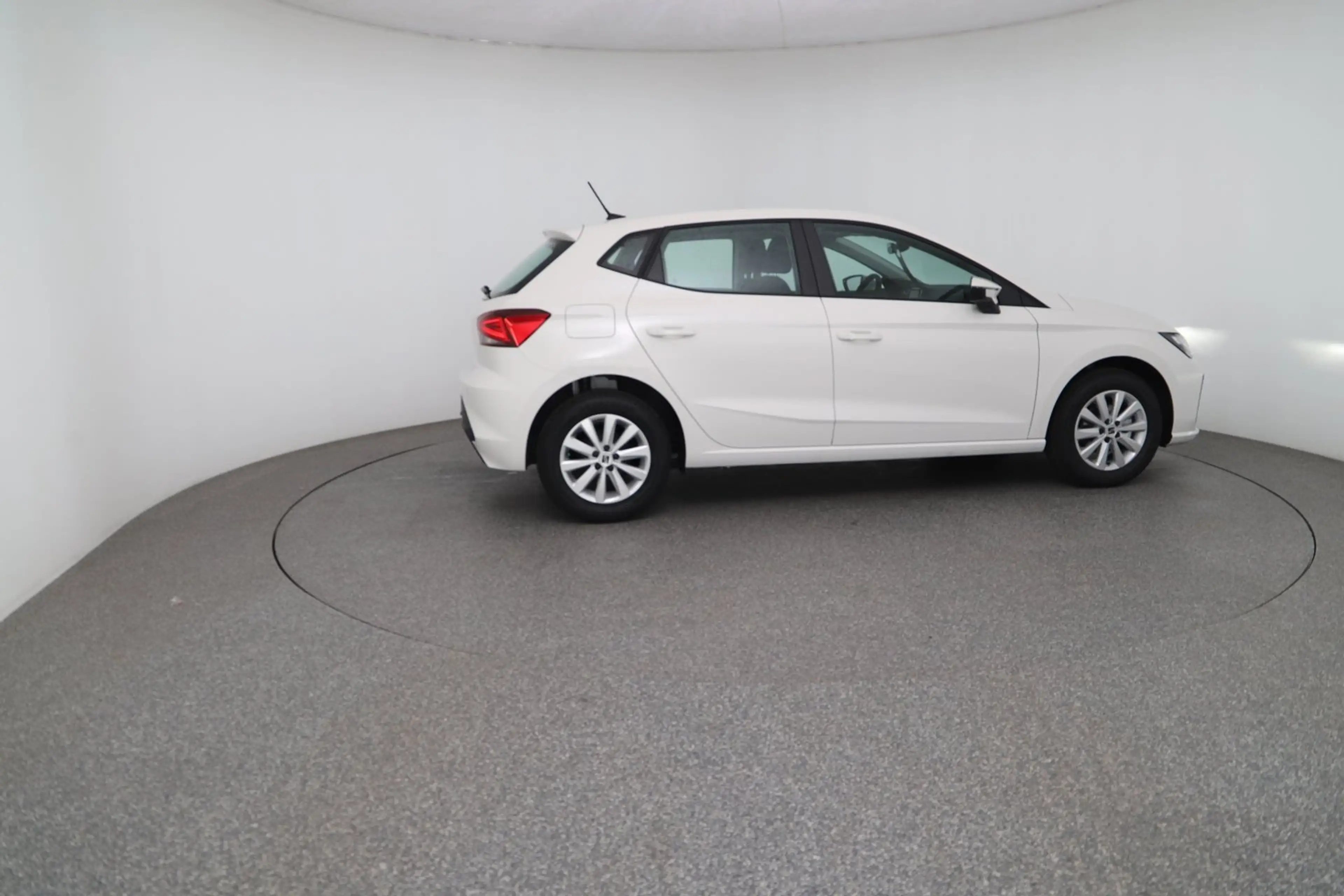 SEAT Ibiza Reference Edition 1.0 80PS — photo 6