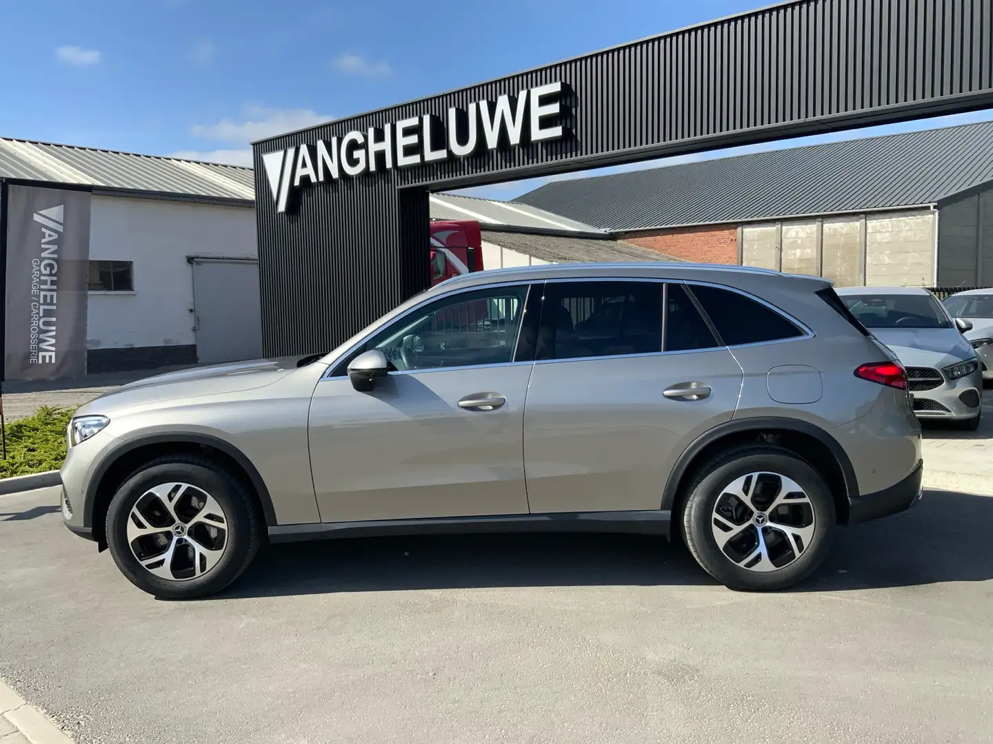 Mercedes-Benz GLC 300 de 4MATIC Off-Roader /AVANTGARDE/DISTRONIC PLUS/ Gris - 1