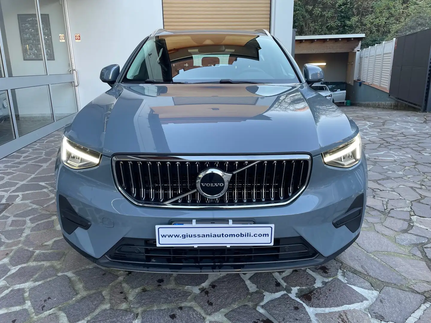 Volvo XC40 1.5 t4 recharge phev Essential auto UNICO PROPRIET Grigio - 2
