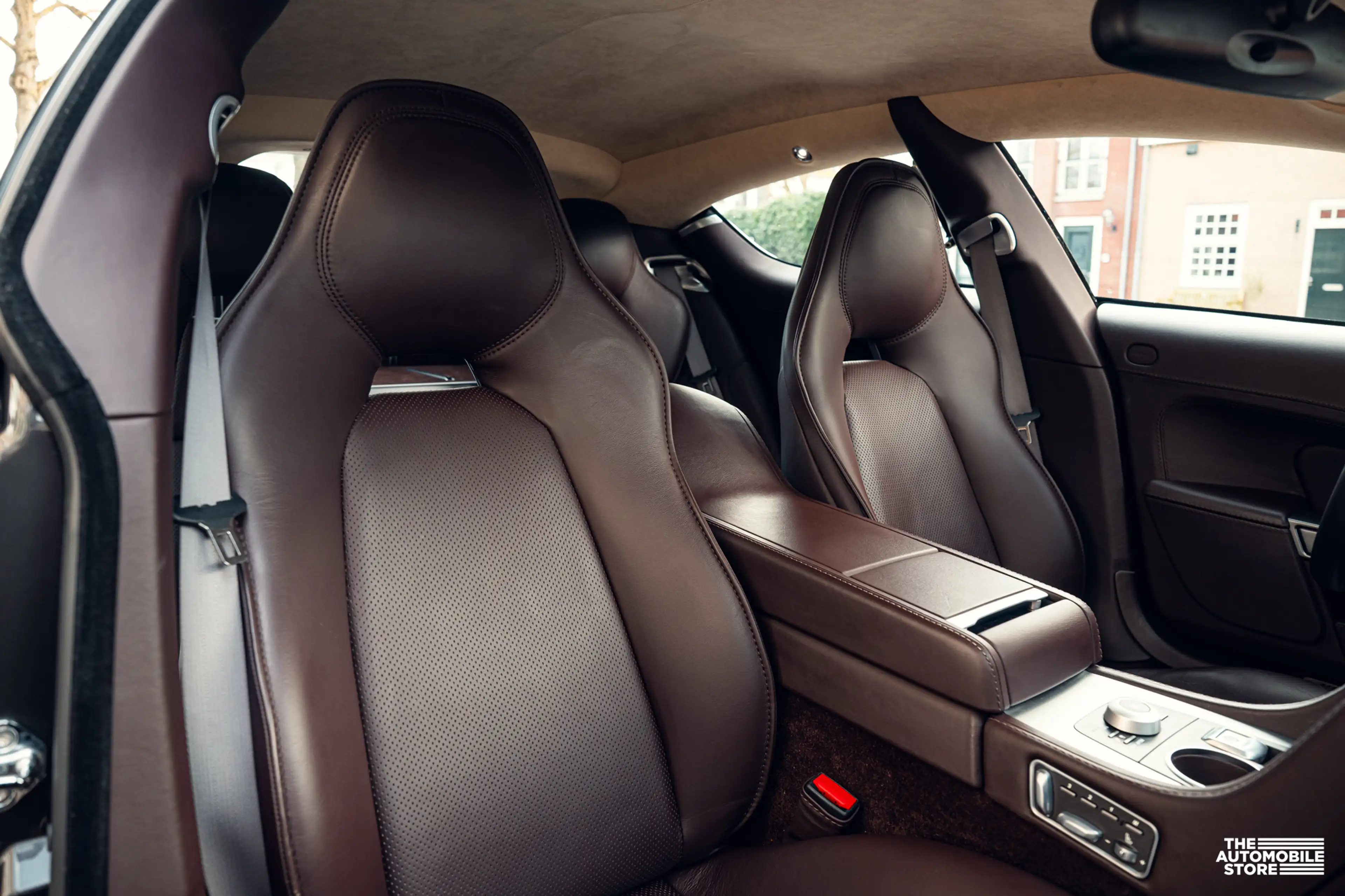 Aston Martin Rapide 6.0 V12 — photo 7