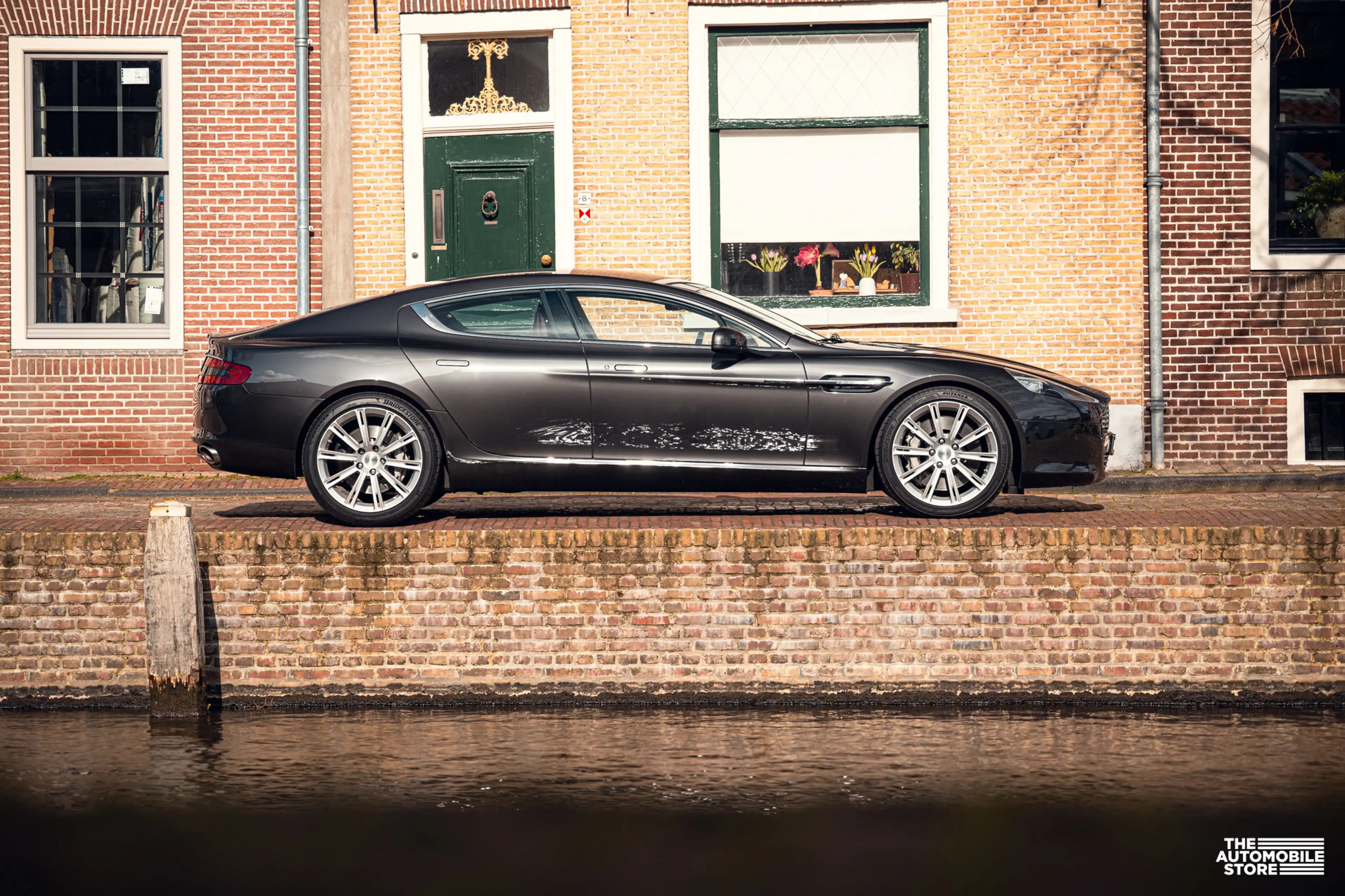 Aston Martin Rapide 6.0 V12 — photo 15