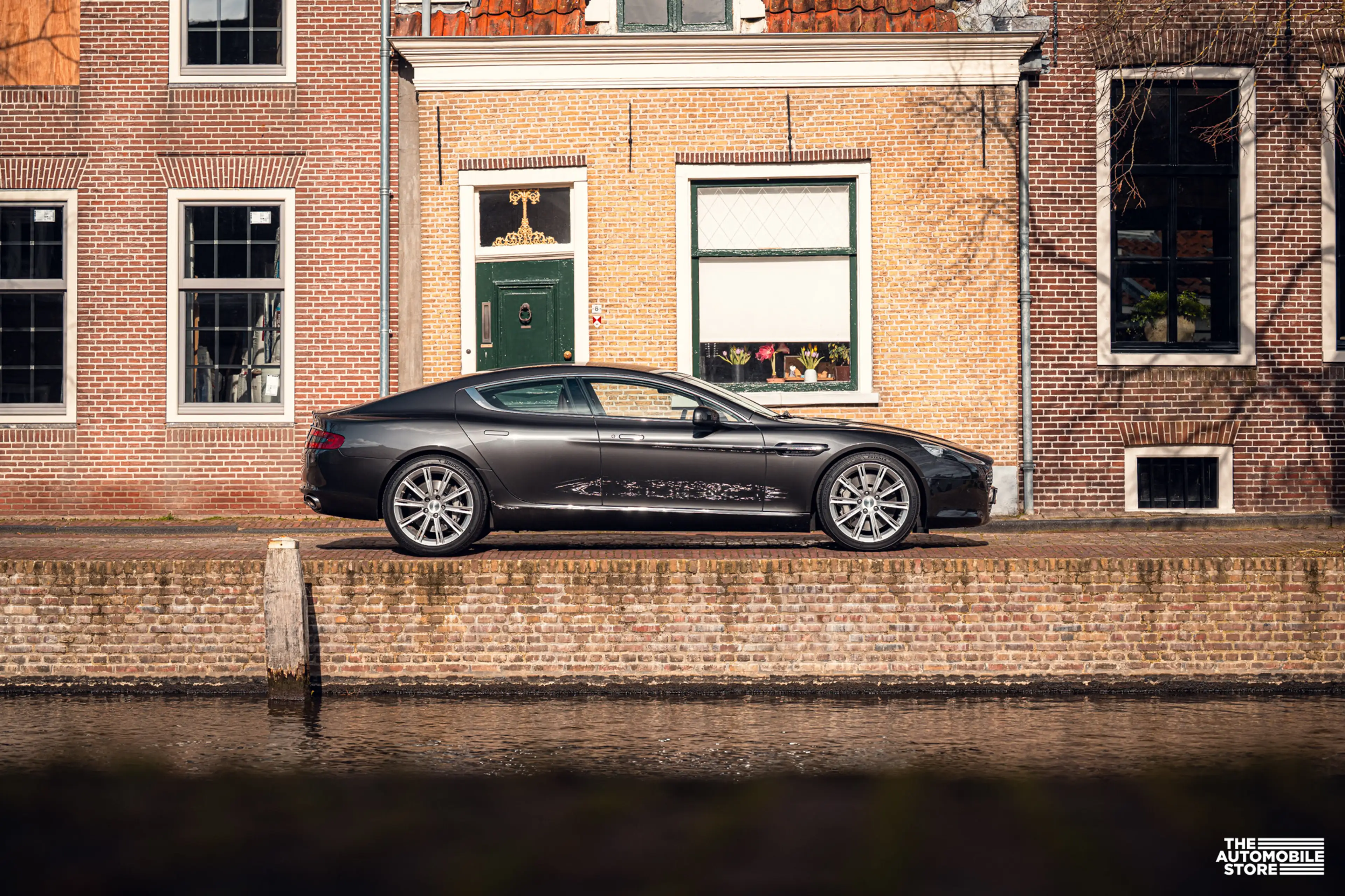 Aston Martin Rapide 6.0 V12 — photo 14