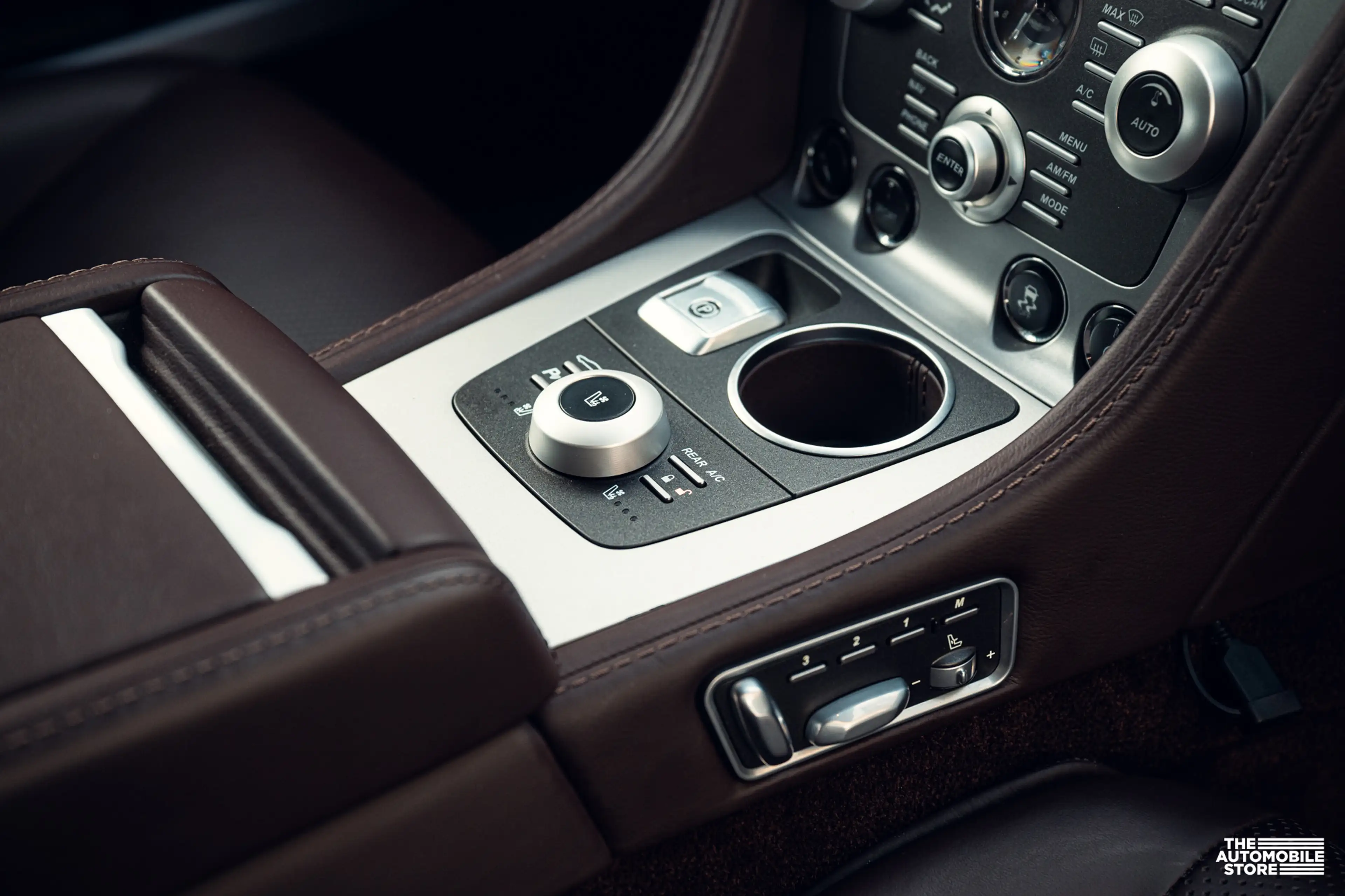 Aston Martin Rapide 6.0 V12 — photo 6