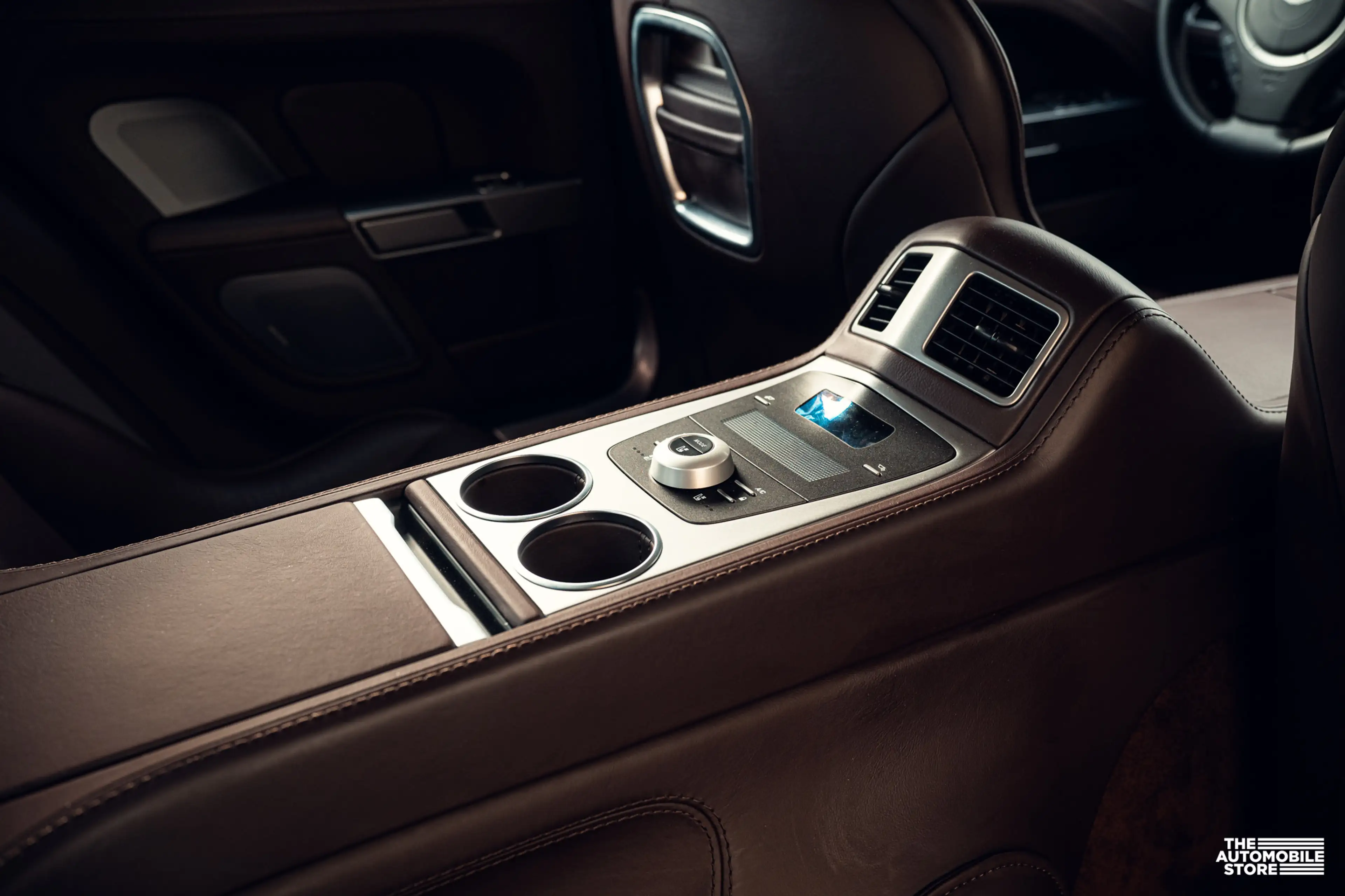 Aston Martin Rapide 6.0 V12 — photo 9