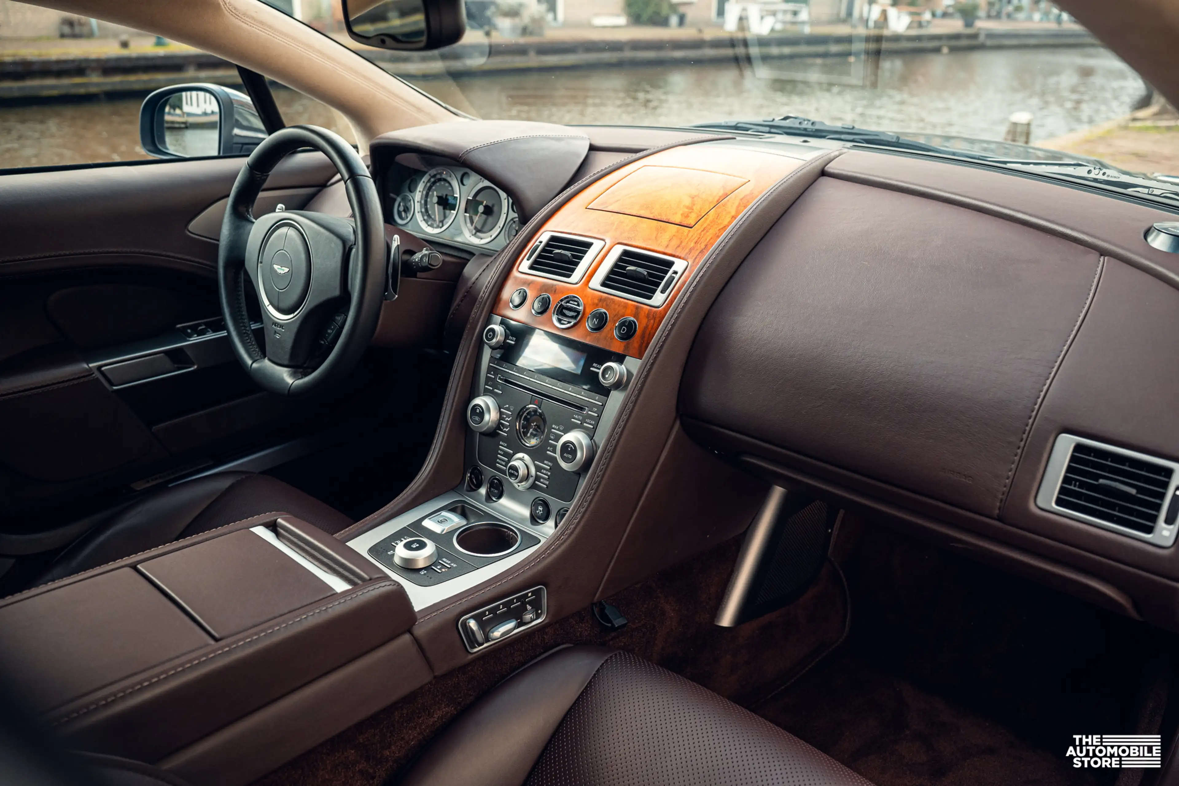 Aston Martin Rapide 6.0 V12 — photo 5