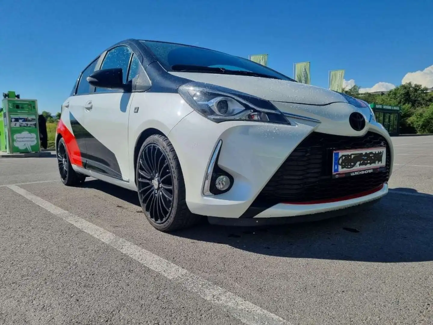 Toyota Yaris Yaris 1,5 VVT-ie G-Tribute G-Tribute Weiß - 2