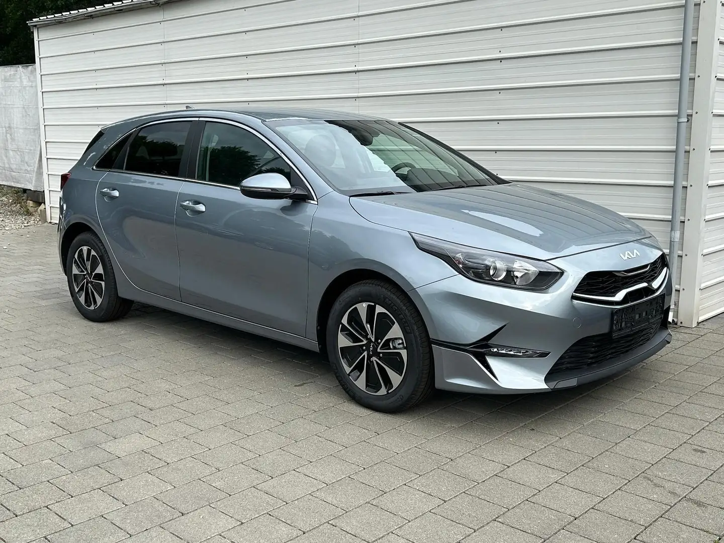 Kia Ceed / cee'd Gold 1.5 T-GDi, DCT Android Auto*Navi*WinterPak... Silber - 1