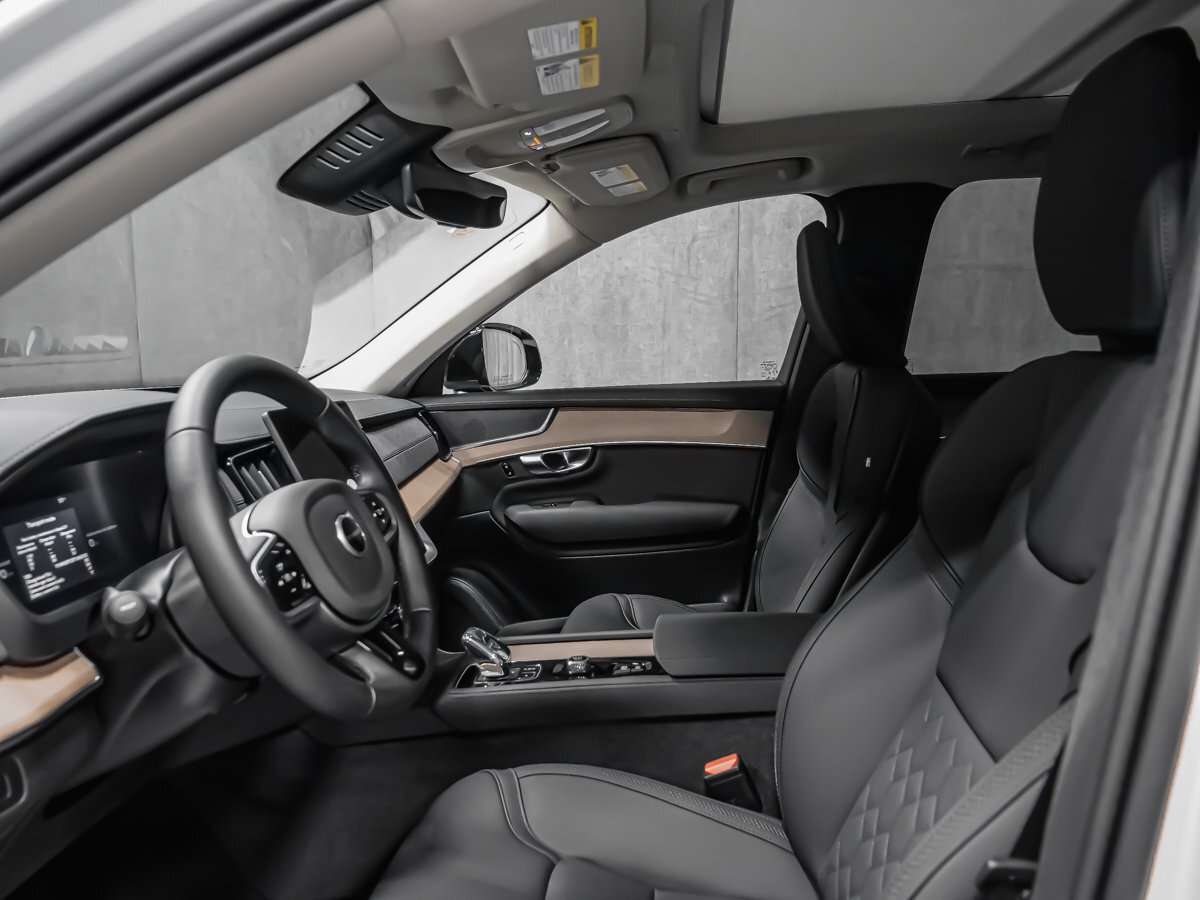 2026 Volvo XC90 Plus 7-Seater (Dark Theme) thumb 12
