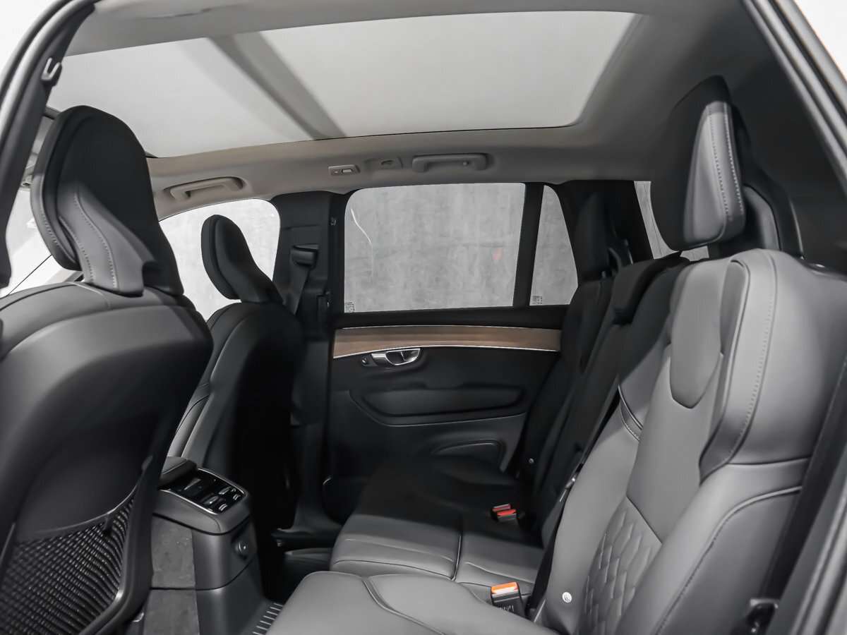 2026 Volvo XC90 Plus 7-Seater (Dark Theme) thumb 13