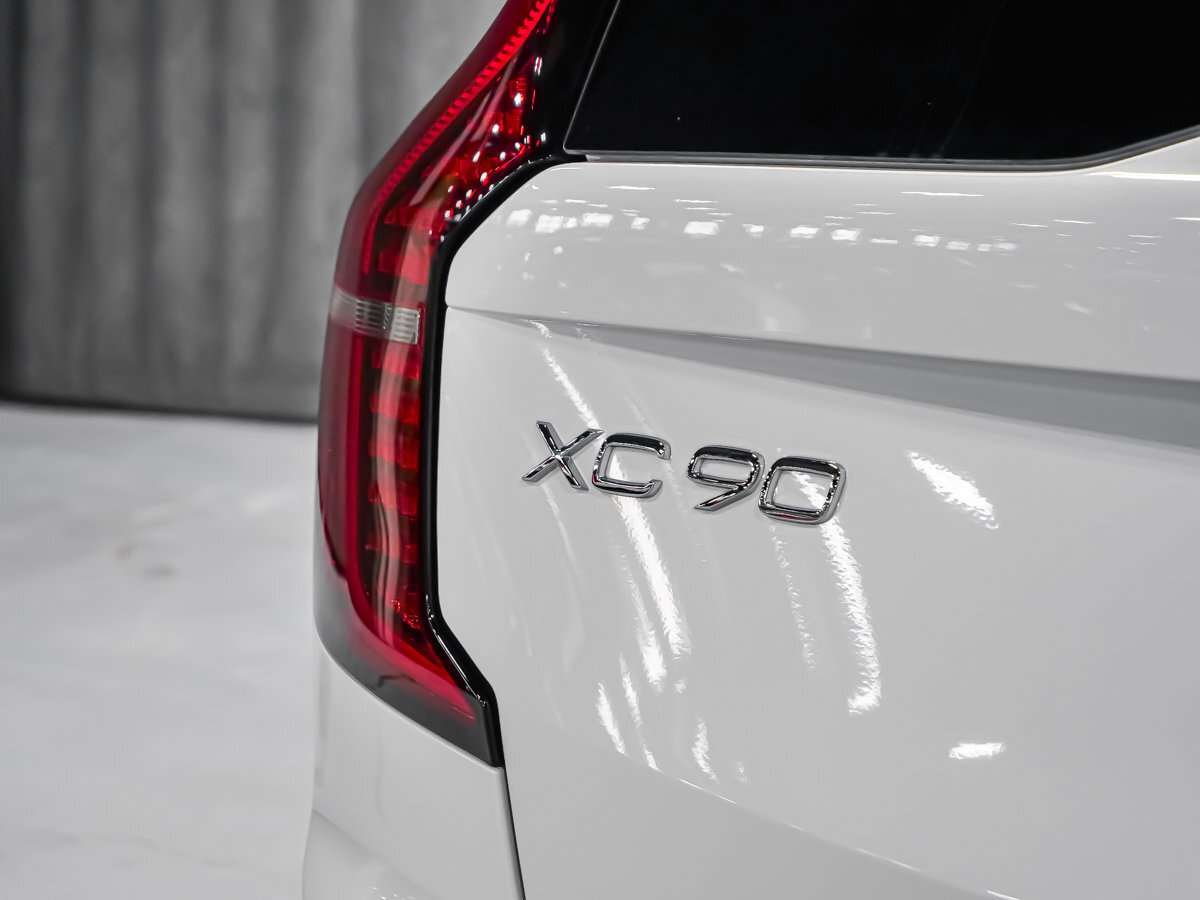 2026 Volvo XC90 Plus 7-Seater (Dark Theme) thumb 7