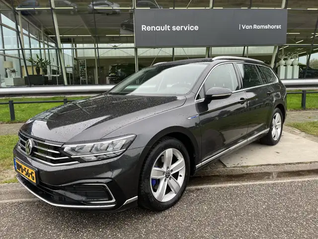 Volkswagen Passat Variant 1.4 TSI PHEV GTE Business 220PK / Adaptive Cruise