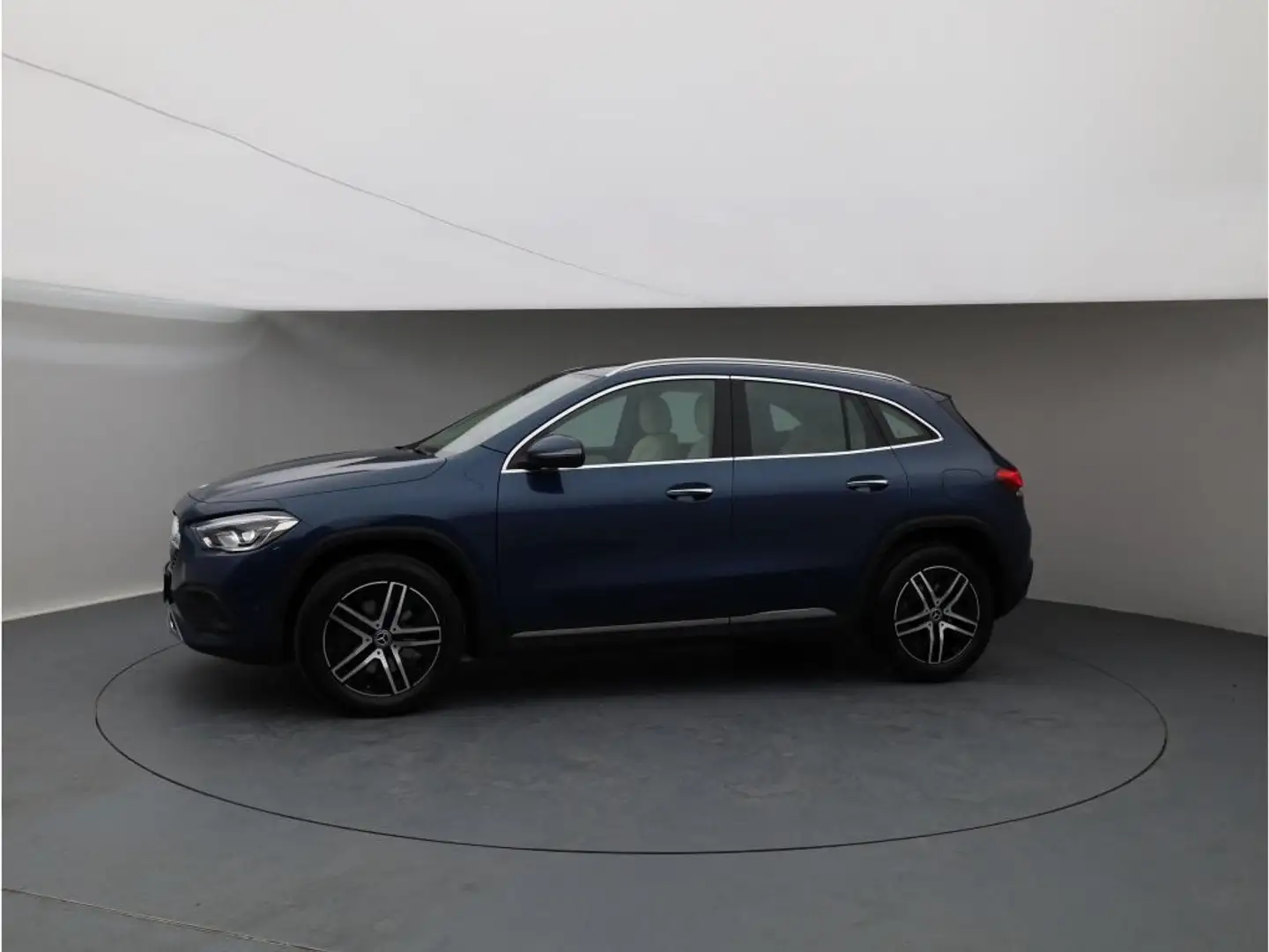 Mercedes-Benz GLA 250 4M Progressive Distronic MBUX Ambient360 Blau - 2