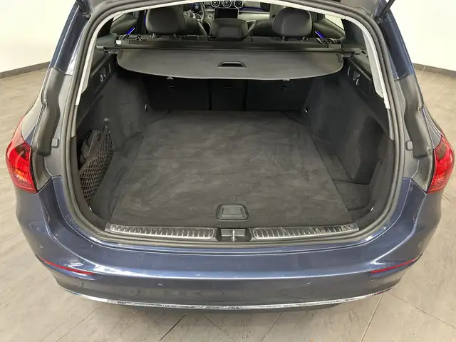 Mercedes-Benz 220 view 6