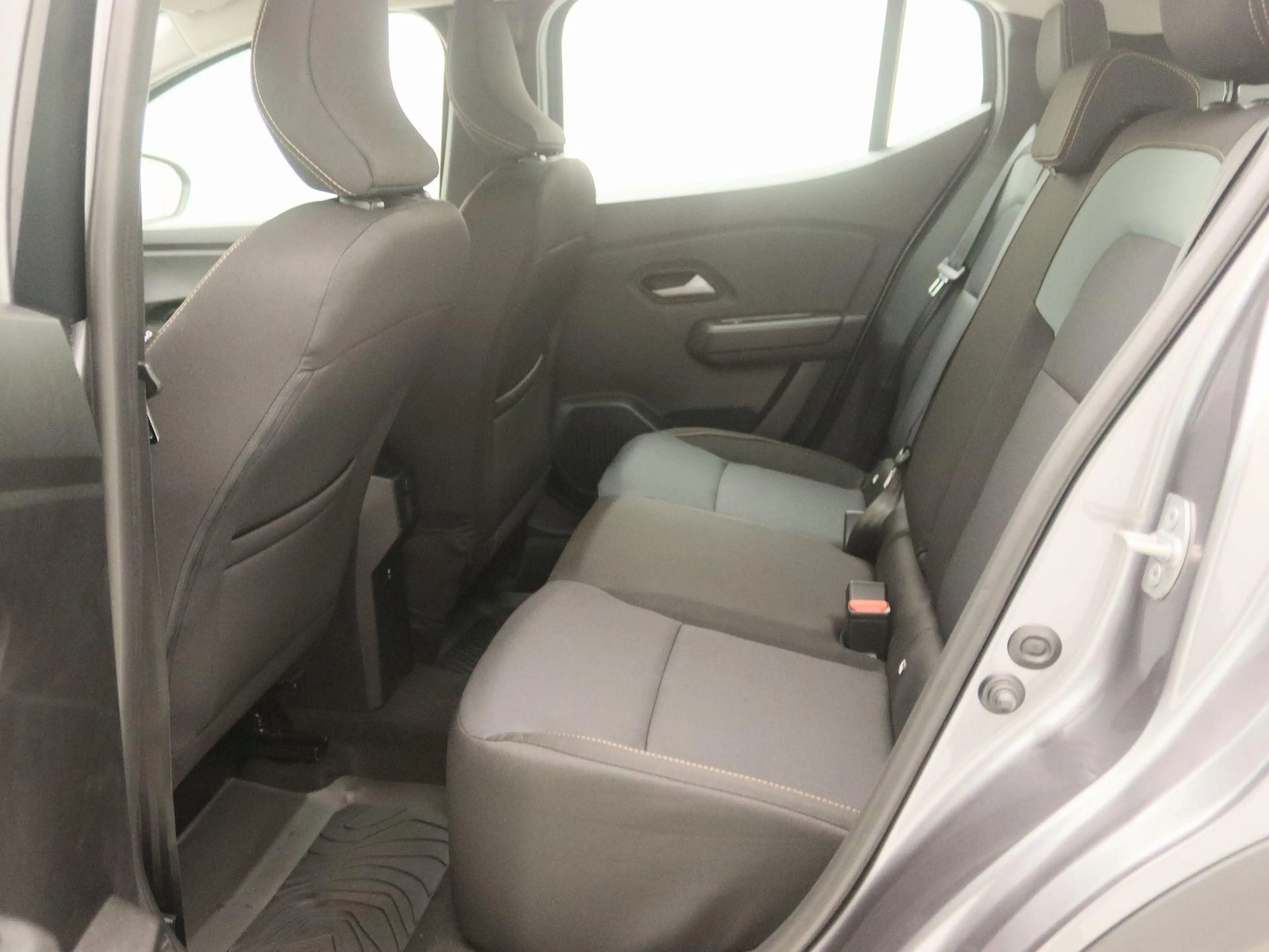 Dacia Sandero Stepway Hybrid 155 Extreme | Demo | Dacia Media D — photo 13