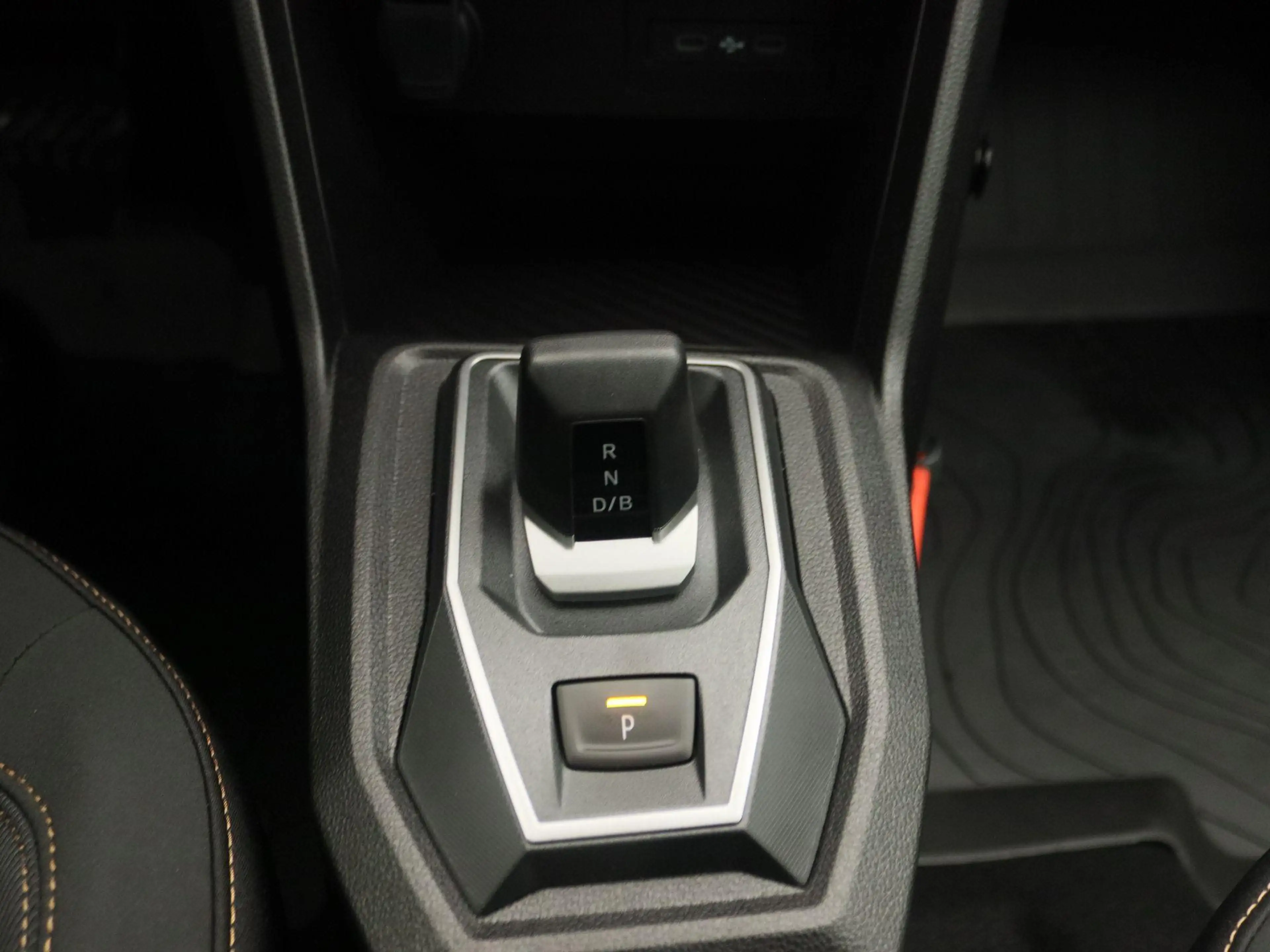 Dacia Sandero Stepway Hybrid 155 Extreme | Demo | Dacia Media D — photo 11