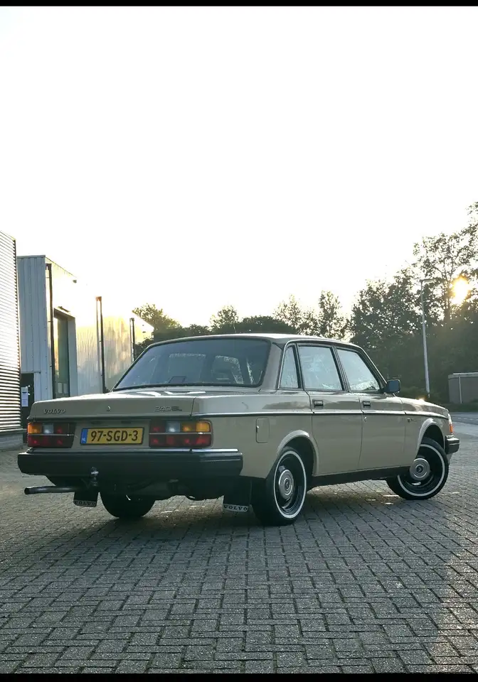 Volvo 240 2.3 GL Grand Luxe, foto 6