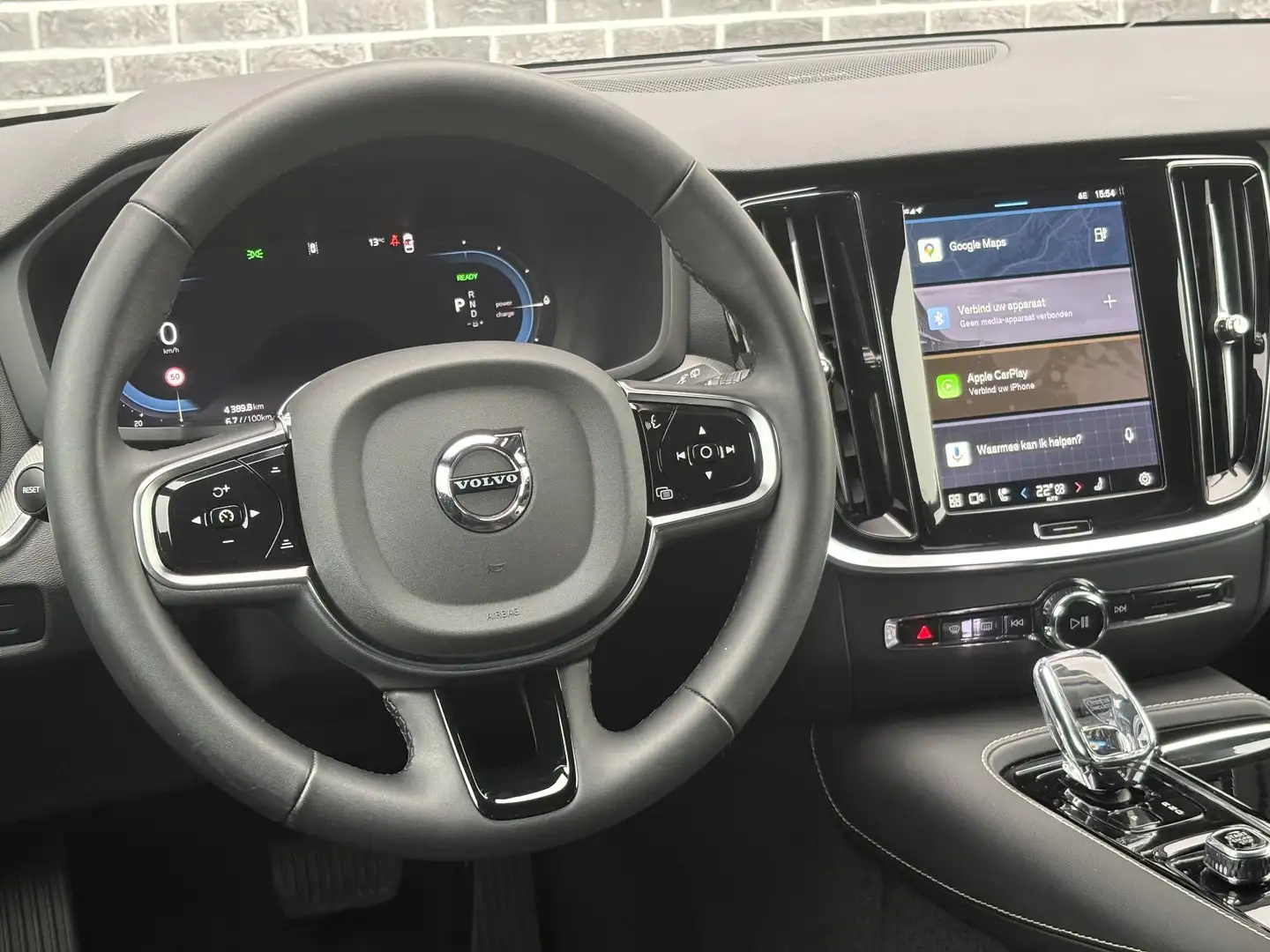 Volvo V60 2.0 T6 Plug-in hybrid AWD Plus Dark | Adaptieve Cr Grijs - 2
