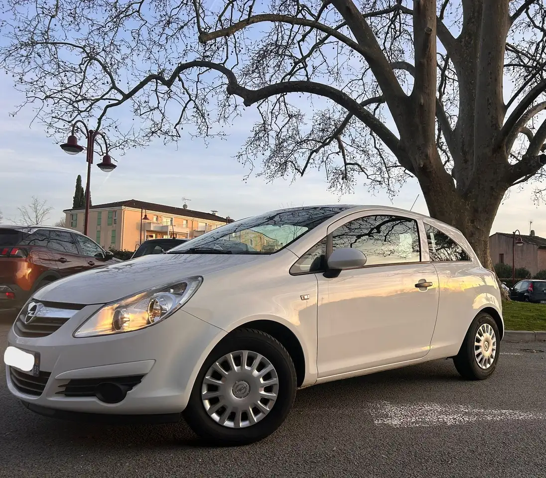 Opel Corsa 1.2 - 80 Twinport Essentia