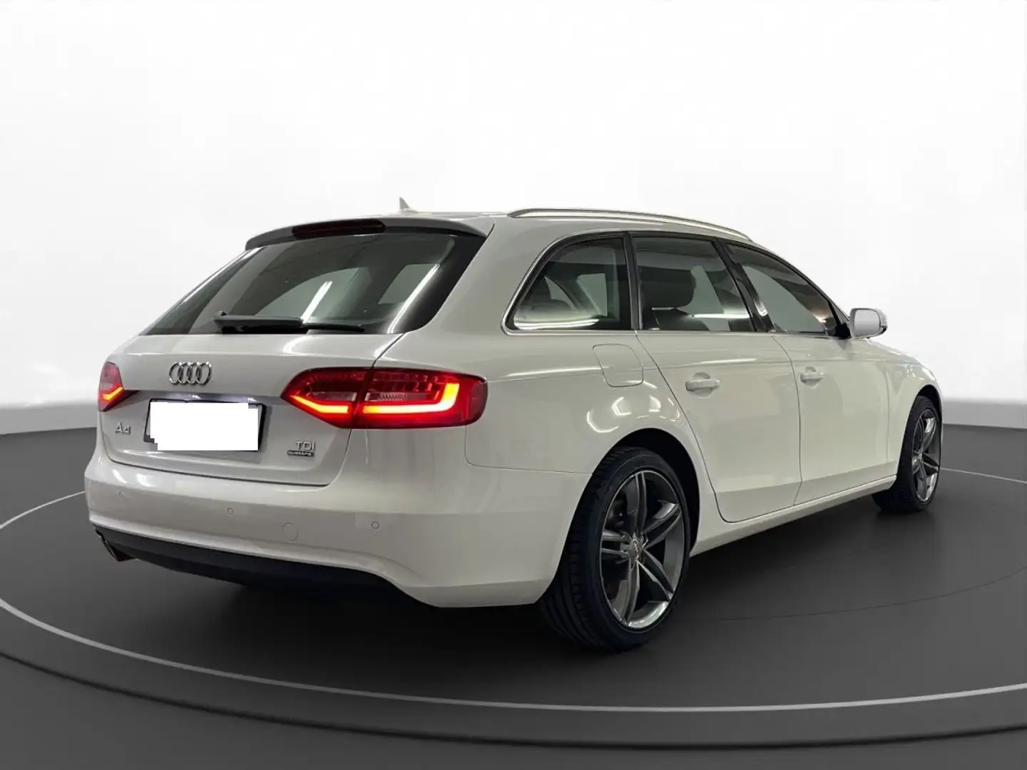 Audi A4 Avant Attraction quattro*NAVI*XEN*AHK*18 ZOLL Weiß - 2
