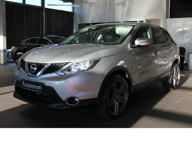 Nissan Qashqai 1.6 dCi NVI*CAM*SHZ*AUTOMATIK*KEYLESS