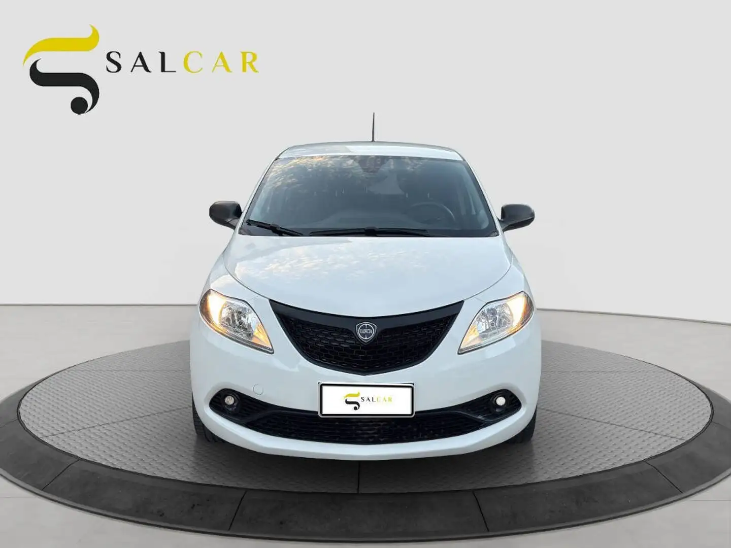 Lancia Ypsilon 1.2 Benzina 69 cv Elefantino Blu 2019 Blanc - 2