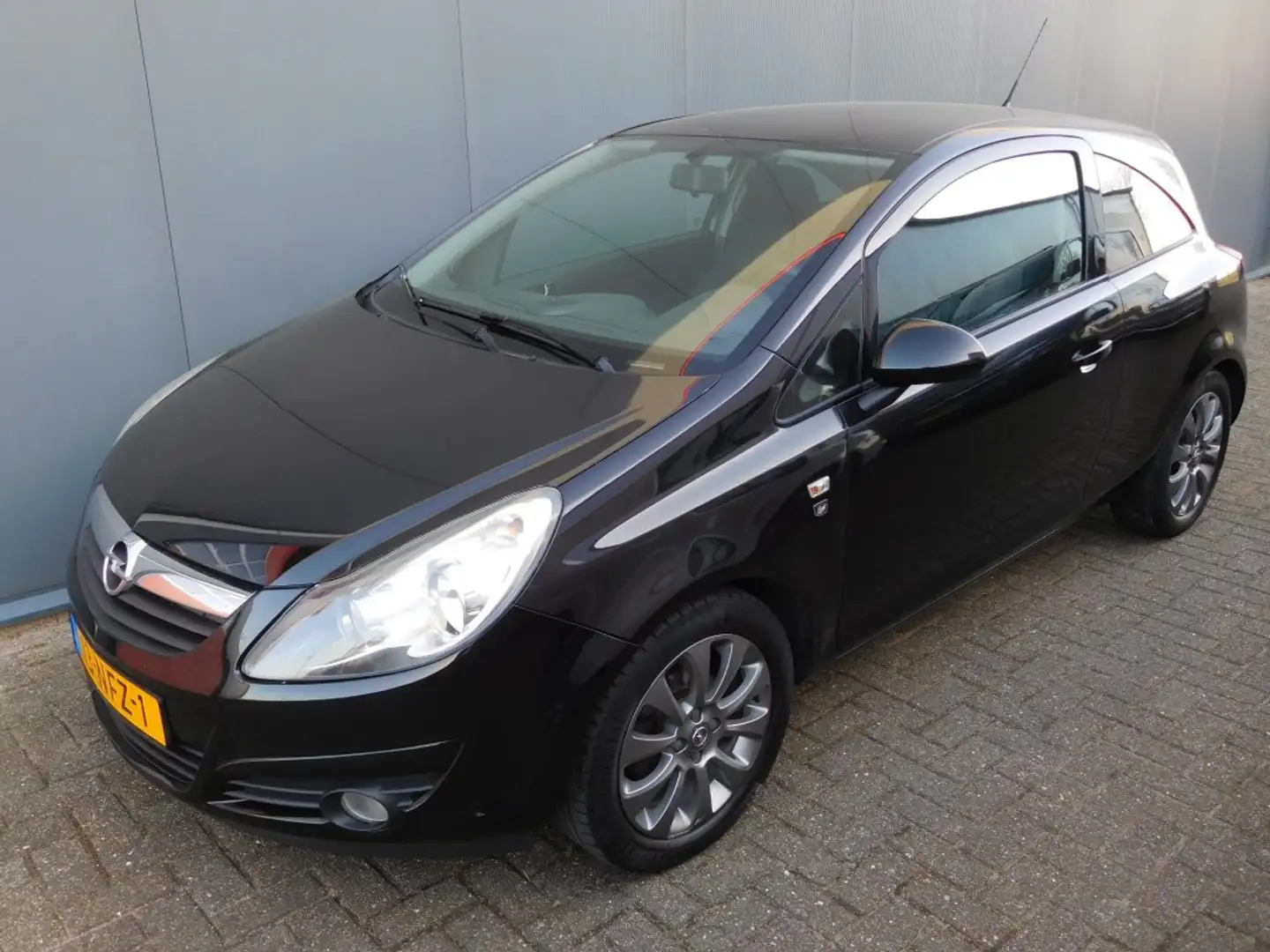 Opel Corsa 1.2-16V '111' Edition Zwart - 2