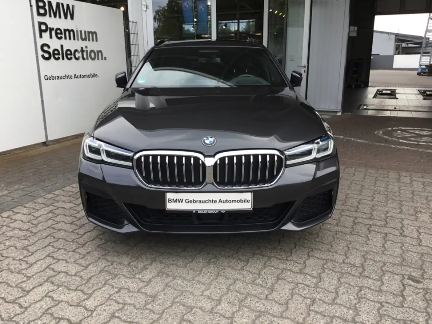 BMW 520 D A M-Sport HUD Luftfederung AHKEl. PanoNavi Integ Gris - 2