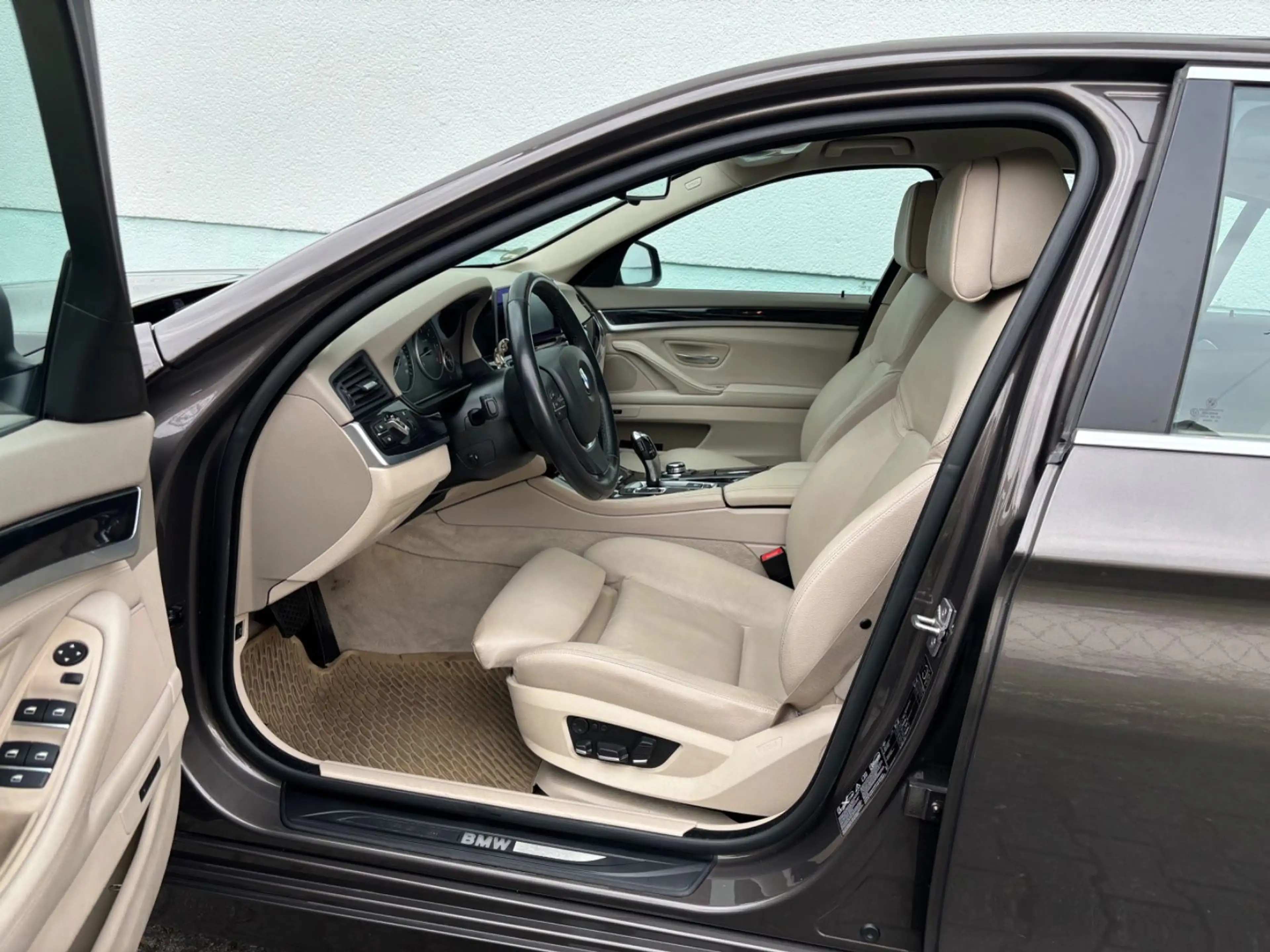 BMW 530 d xDrive Automatik Top Zustand 2.HD Komforts — photo 15