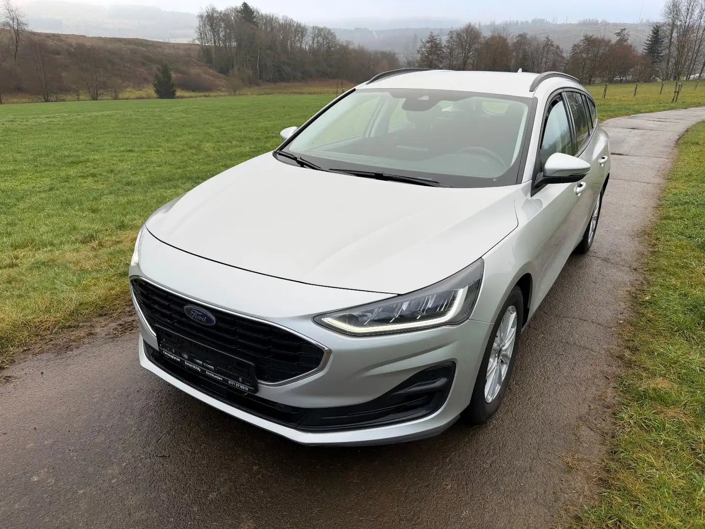 Ford Focus Turnier Cool & Connect LED DAB Silber - 1