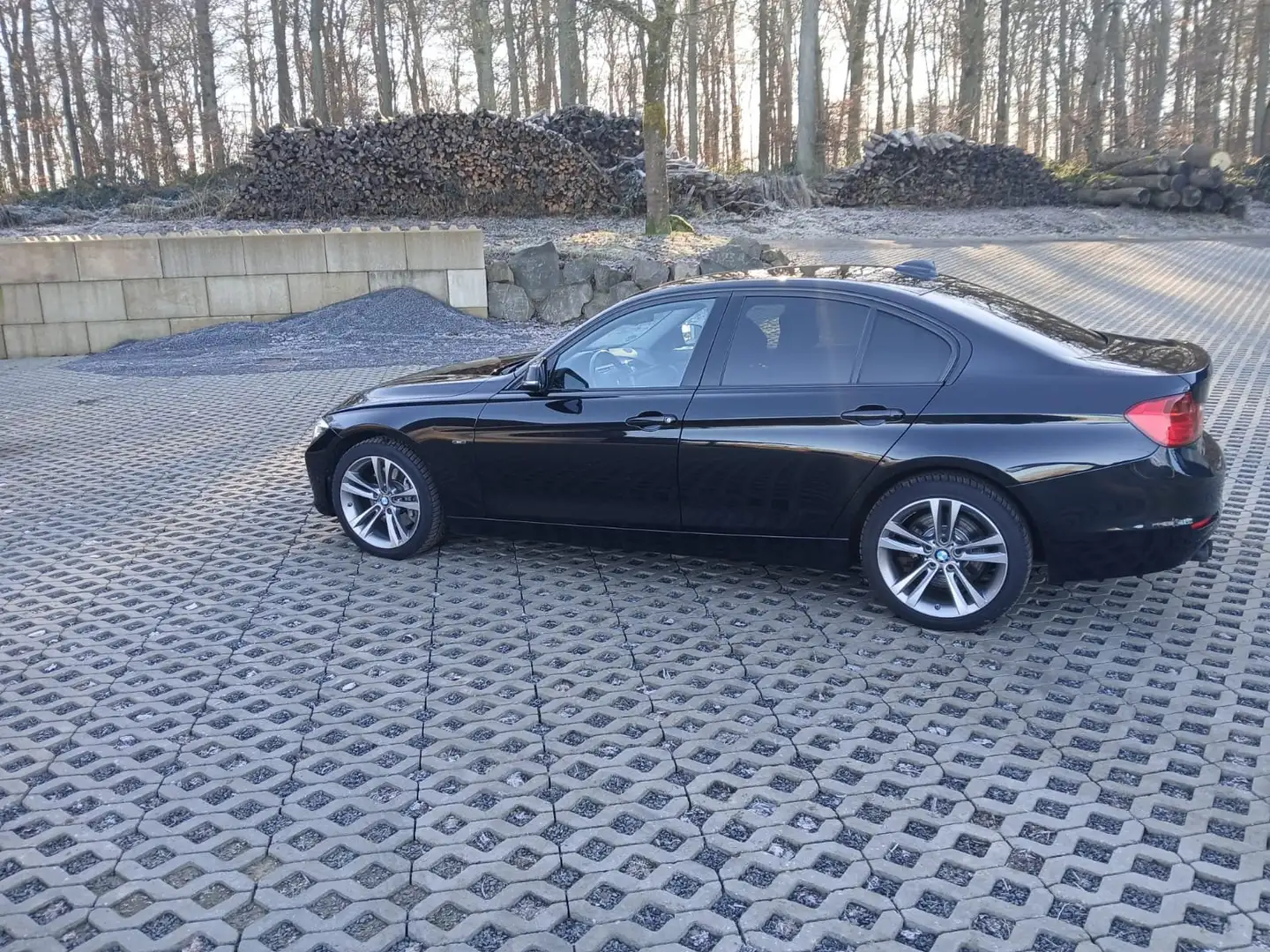 BMW 335 335d+xDrive+GT+Aut.+Sport+Line Nero - 2