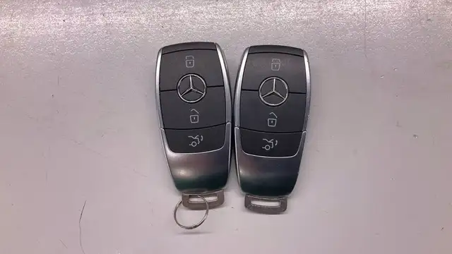 Mercedes-Benz 300 view 13