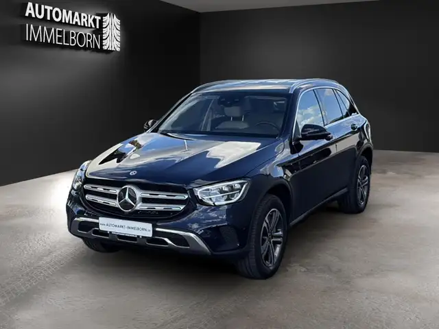 Mercedes-Benz GLC view 3