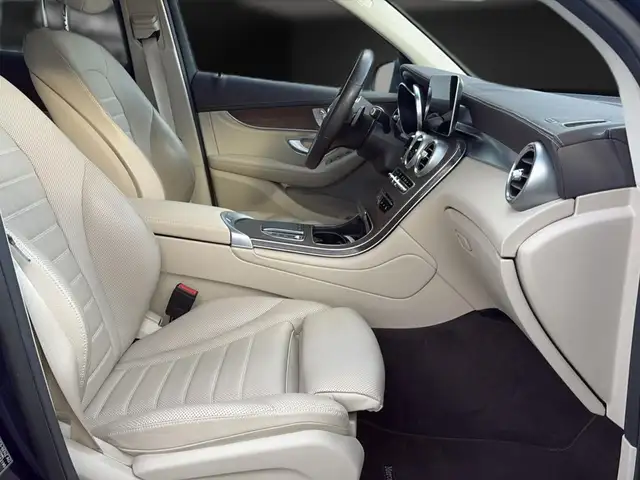 Mercedes-Benz GLC view 13