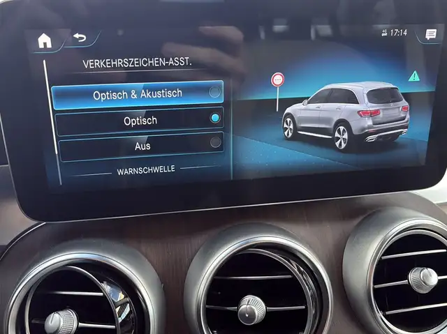 Mercedes-Benz GLC view 24