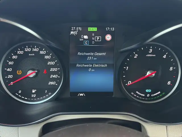 Mercedes-Benz GLC view 28